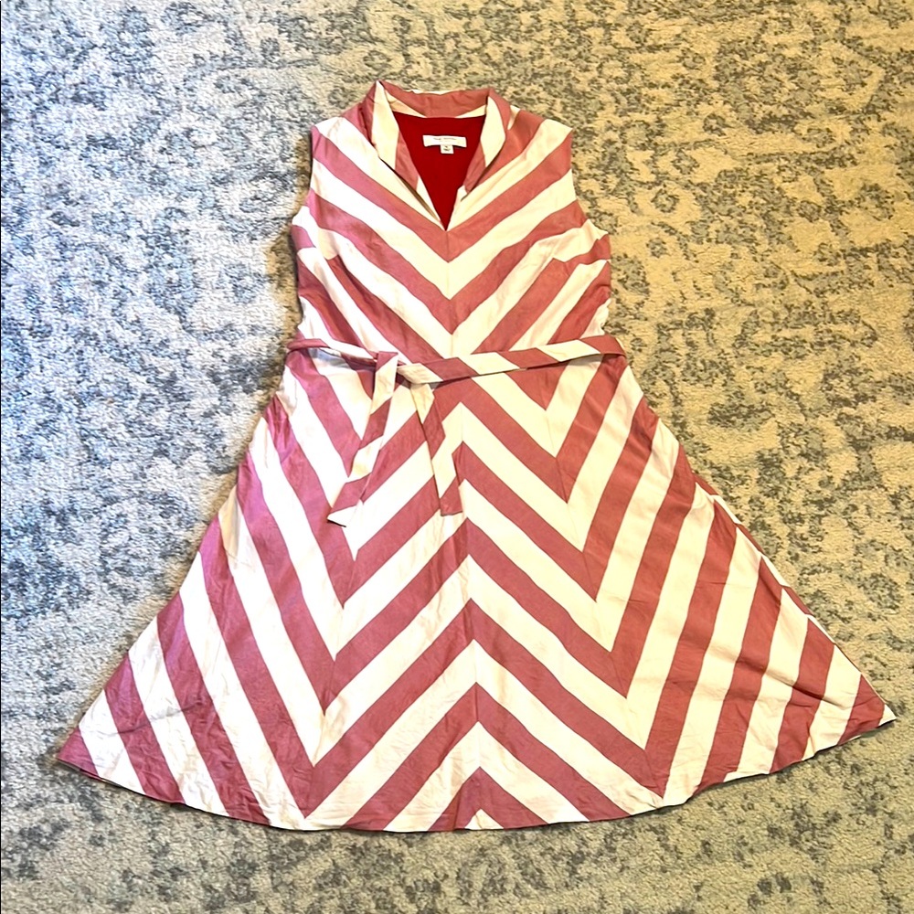 Issac Mizrahi Chevron Pattern Sleeveless Collared Dress with Pockets